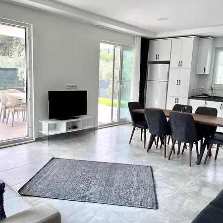 Villa Ege Goecek Havuzlu Tam Muestakil Dalaman