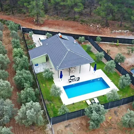 Ege Goecek Havuzlu Tam Muestakil Villa Dalaman